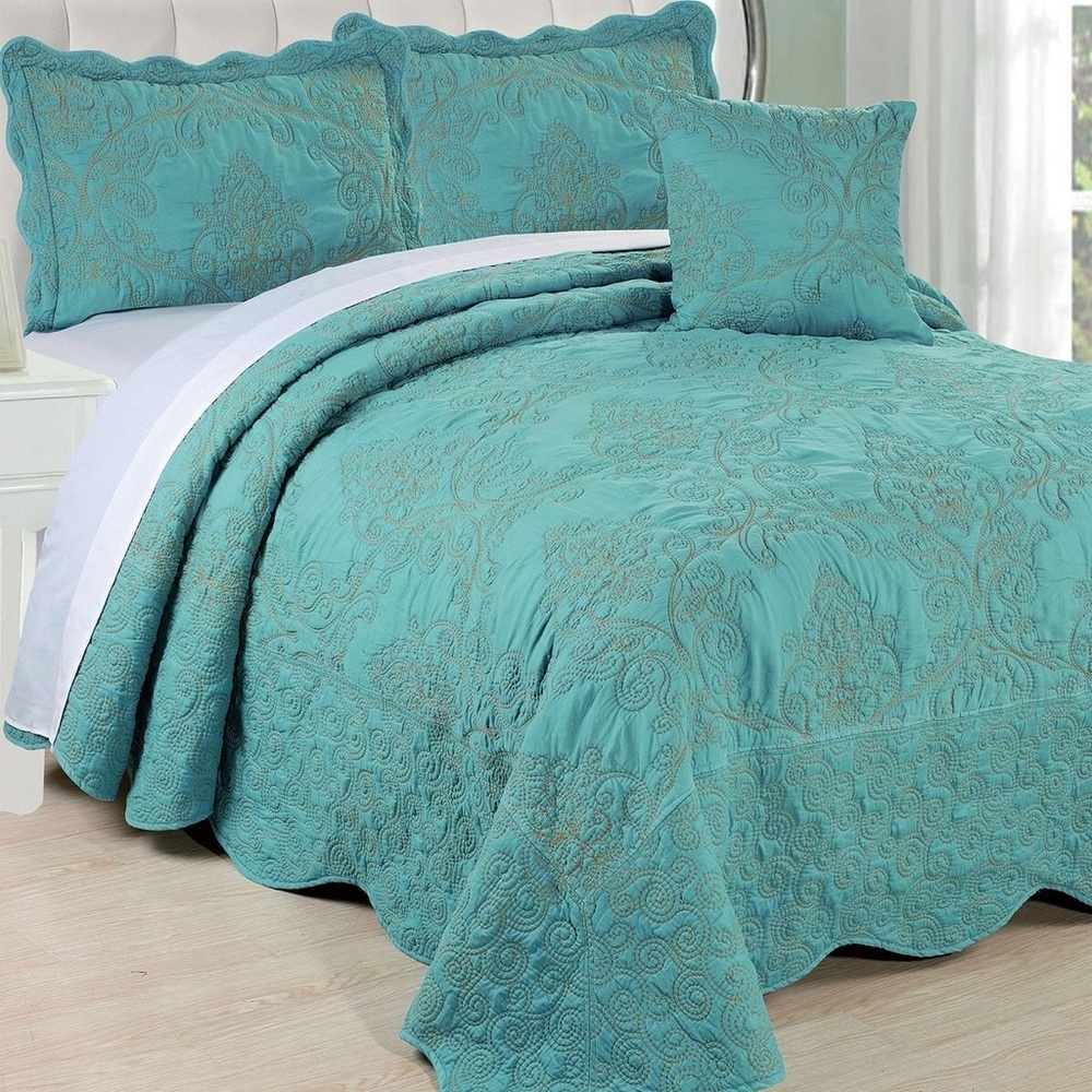 Serenta Damask Embroidered 4-Piece Bedspread and Sham Set King